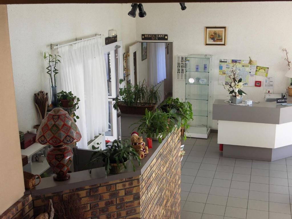 Tronget Hotel Du Commerce מראה חיצוני תמונה