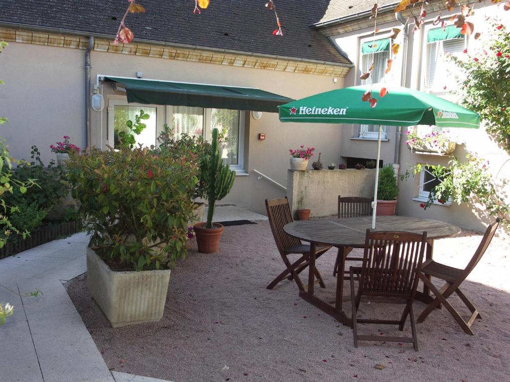 Tronget Hotel Du Commerce מראה חיצוני תמונה
