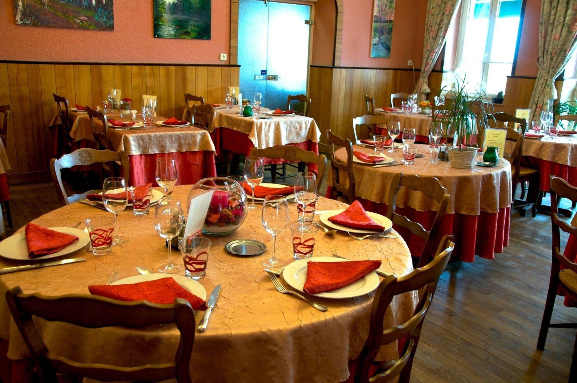 Tronget Hotel Du Commerce מראה חיצוני תמונה