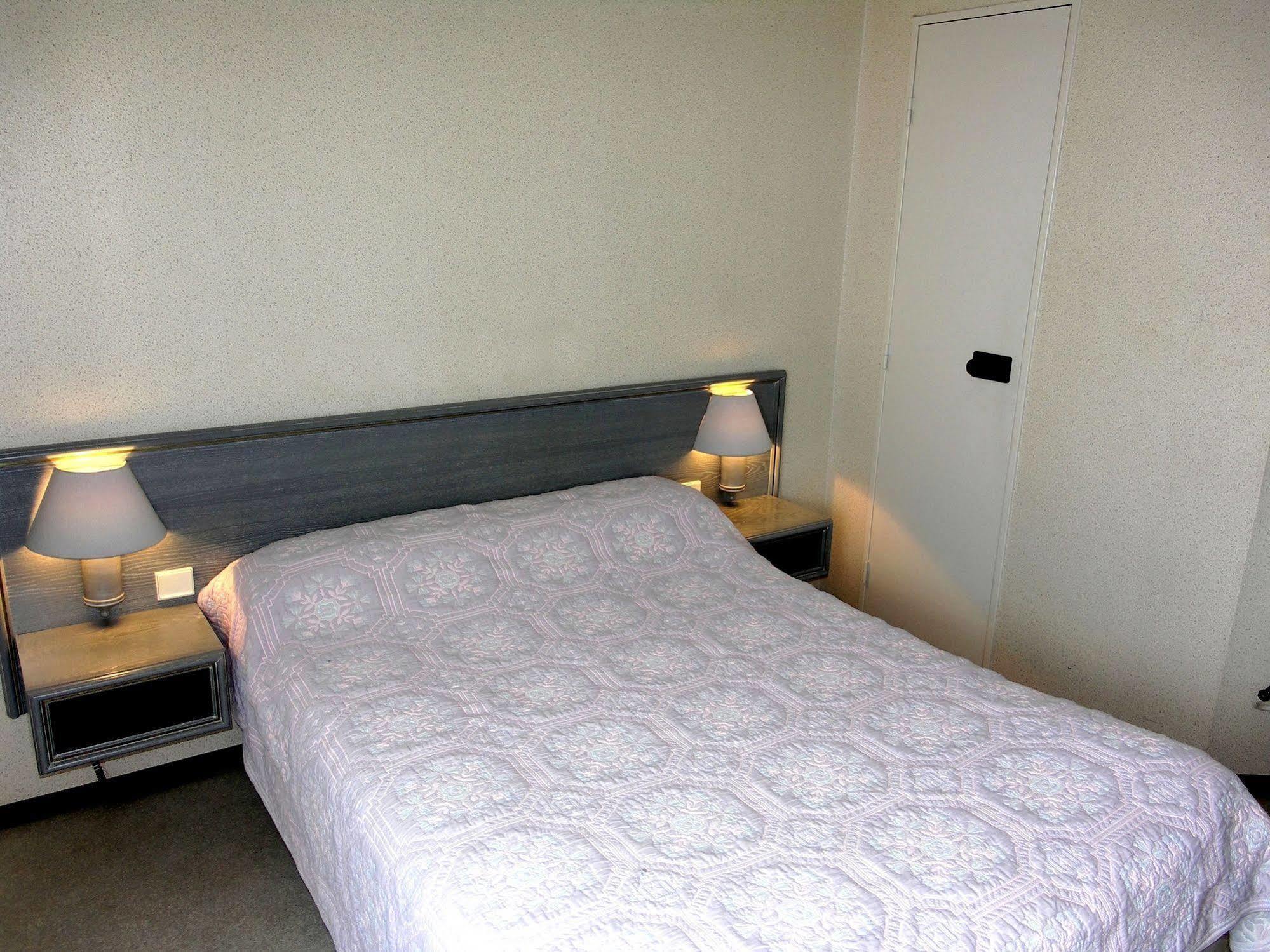 Tronget Hotel Du Commerce מראה חיצוני תמונה